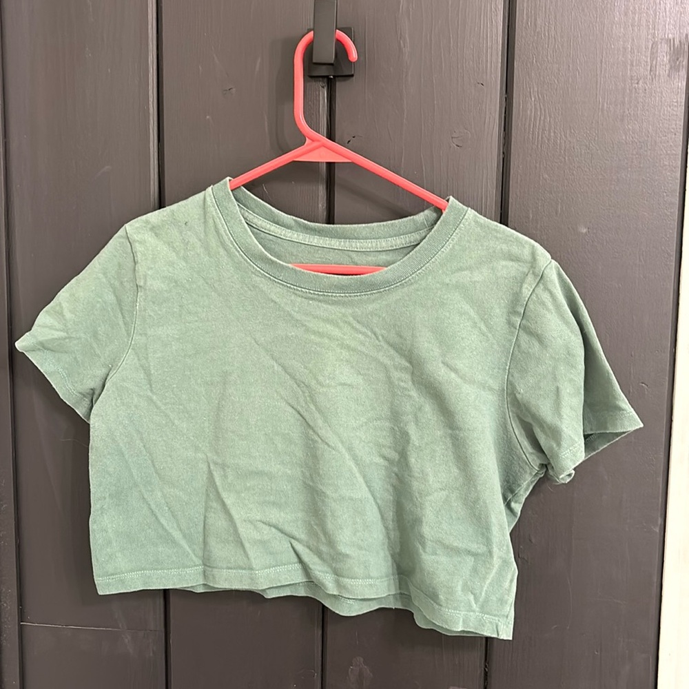 Urban outfitters cropped t-shirt size S